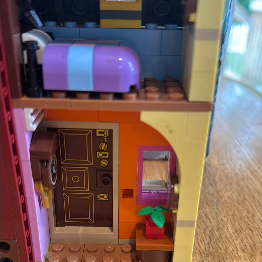 Genuine LEGO Disney UP House with Balloons Dug (Open Box) - Picture 11 of 13